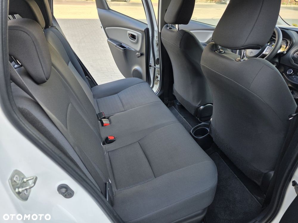 Toyota Yaris Hybrid 100 Active - 13