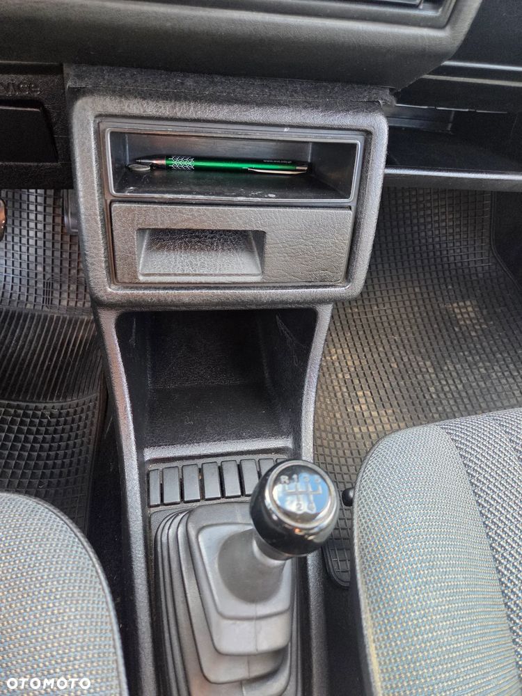 Volkswagen Golf 1.6 CL - 15
