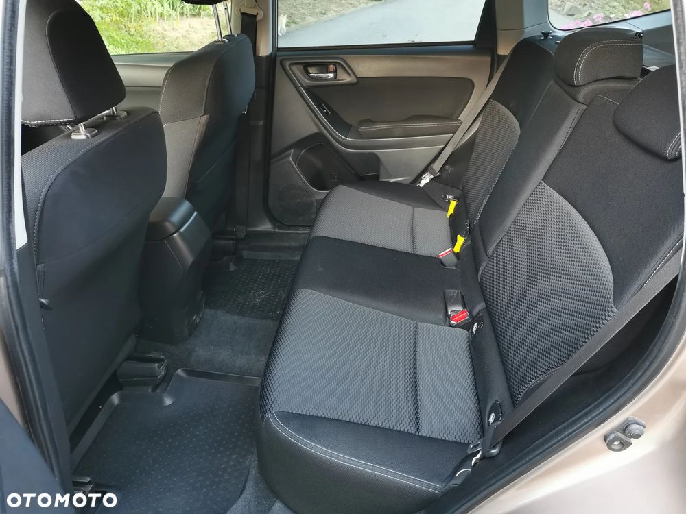 Subaru Forester 2.0D Exclusive - 11