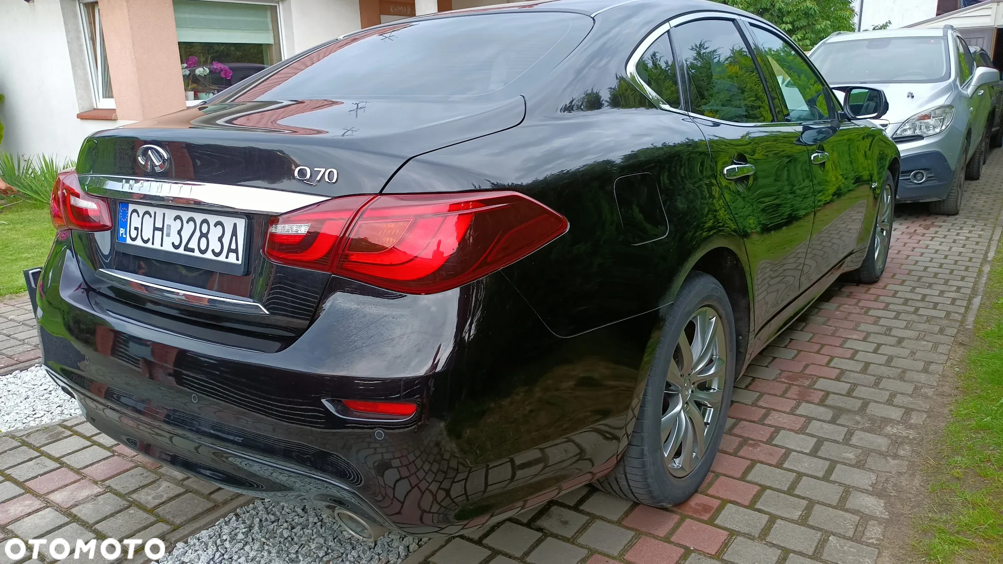 Infiniti Q70 - 3