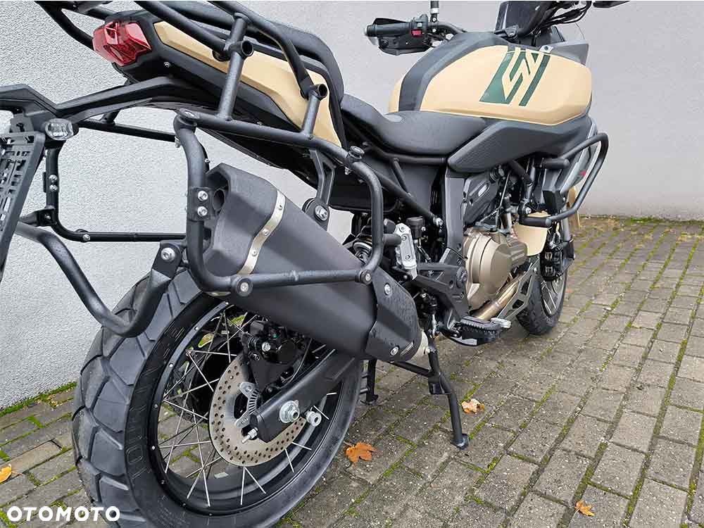 QJMOTOR SRT 600SX - 19