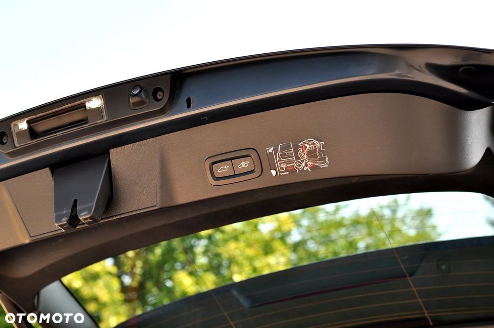Volvo XC 40 T3 Momentum Pro - 16