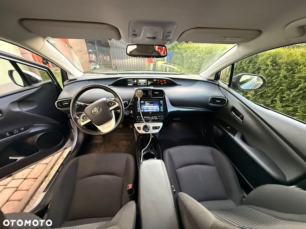 Toyota Prius 1.8 Hybrid Prestige - 8