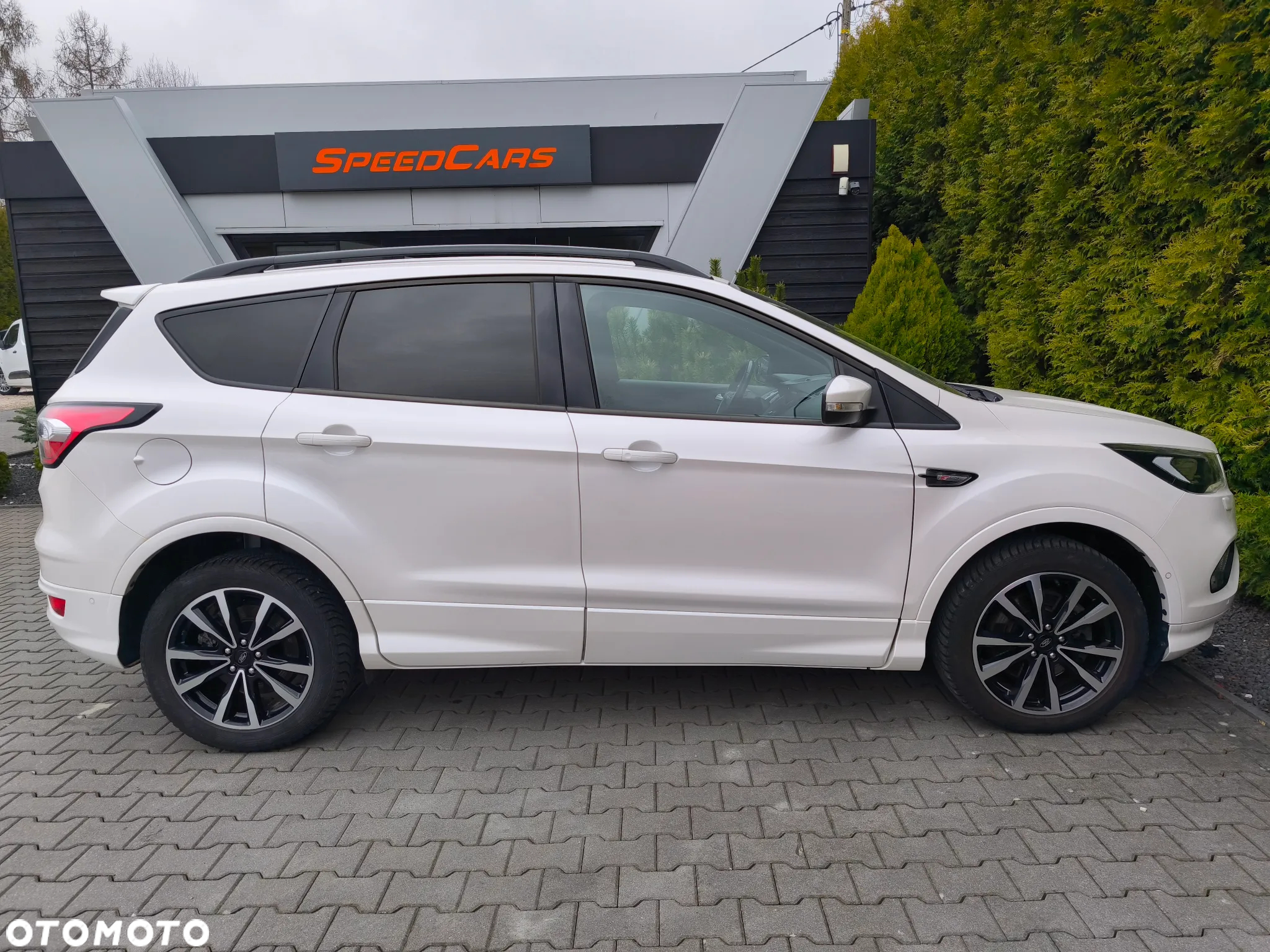 Ford Kuga 1.5 EcoBlue ST-LINE - 6
