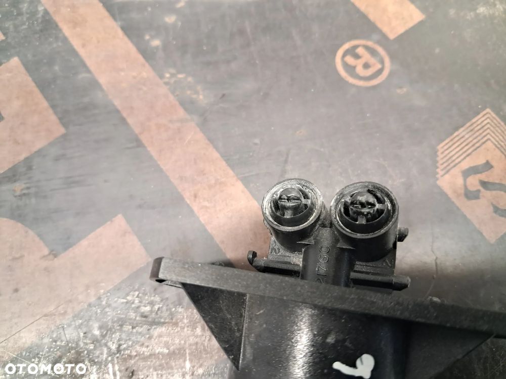 Spryskiwacz Lewy Reflektora Lampy Audi A6 C6 Xenon 4F0955101 - 4