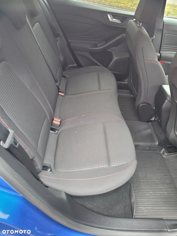 Ford Focus 1.0 EcoBoost mHEV ST-Line X - 17