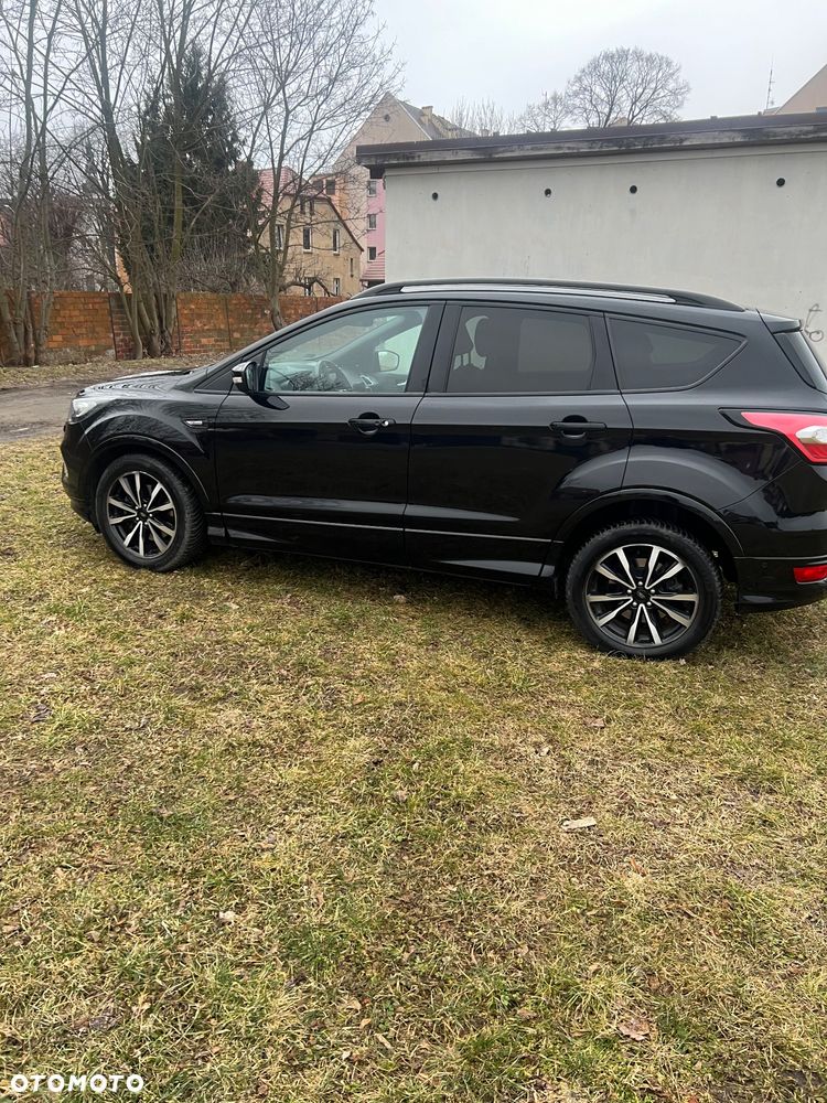 Ford Kuga - 1