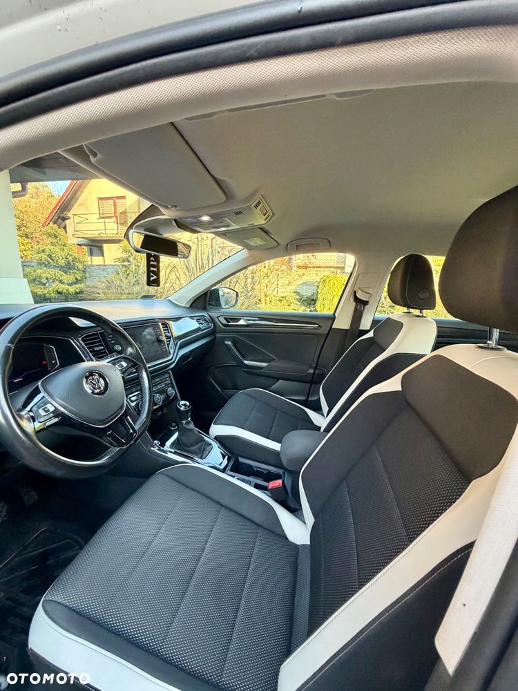 Volkswagen T-Roc - 8