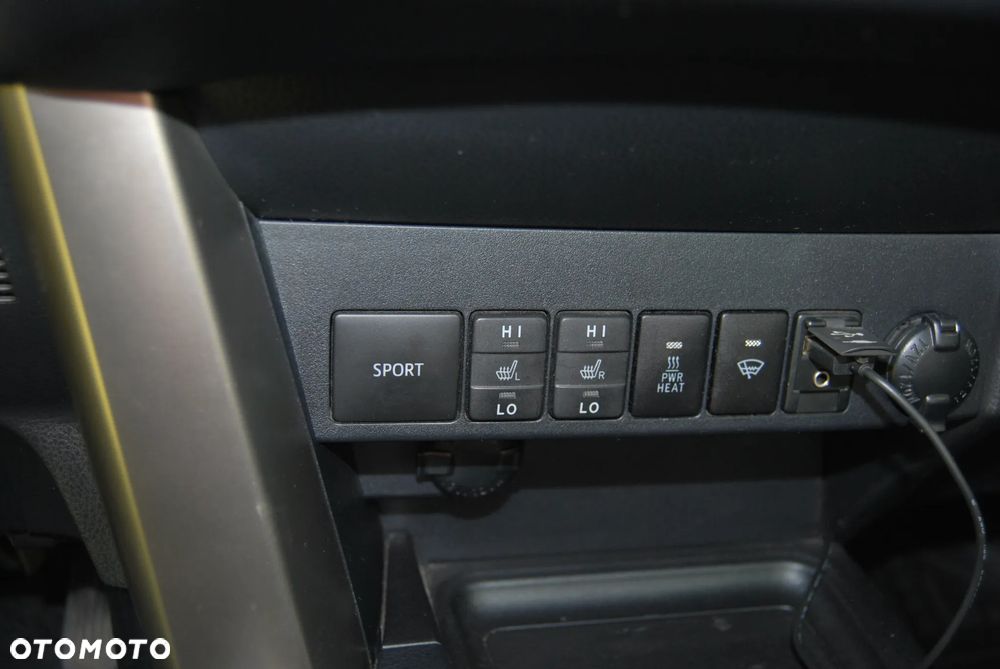 Toyota RAV4 2.2 D-4D Premium - 9