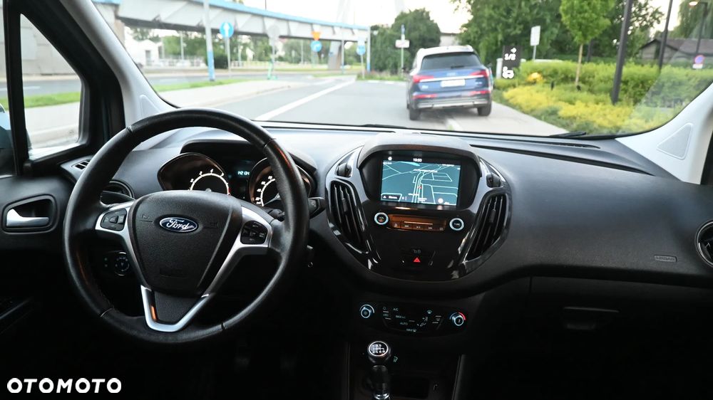 Ford Tourneo Courier 1.0 EcoBoost Titanium - 25