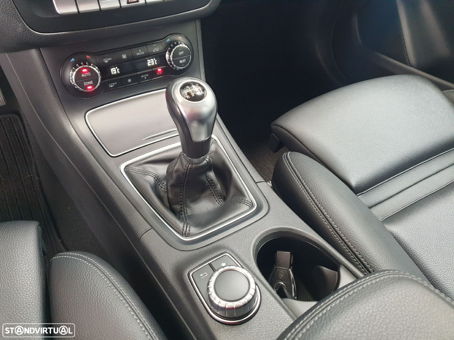 Mercedes-Benz B 180 d Urban - 21