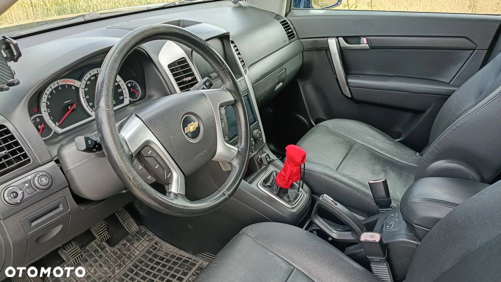 Chevrolet Captiva 2.4 LS 5os - 9