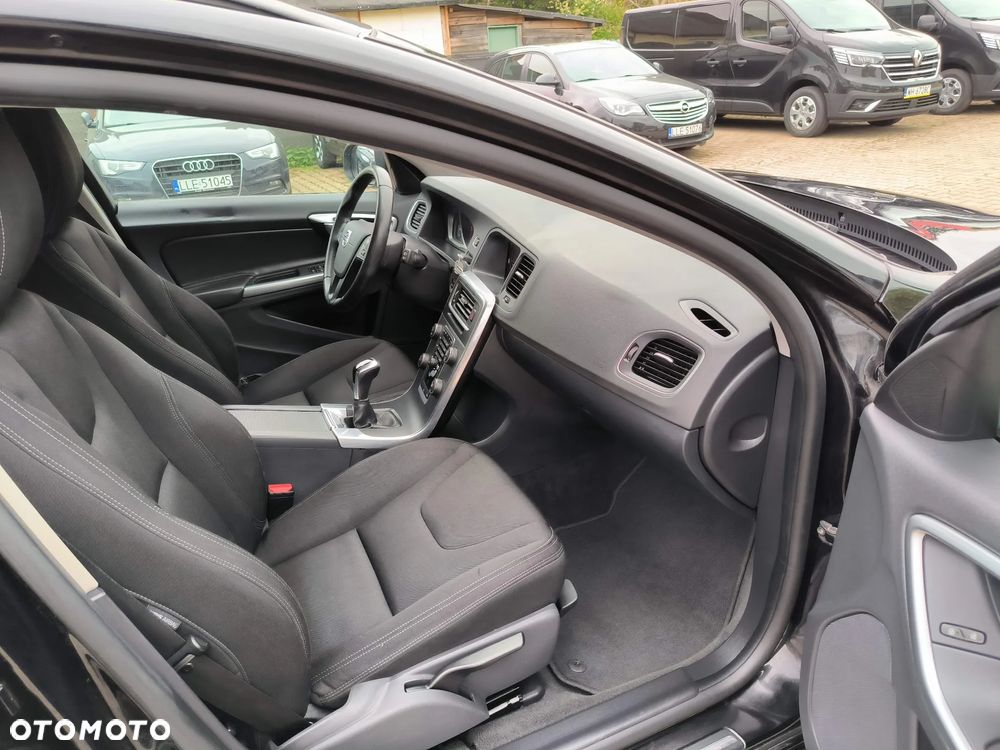 Volvo V60 D2 Drive-E Dynamic Edition (Kinetic) - 9