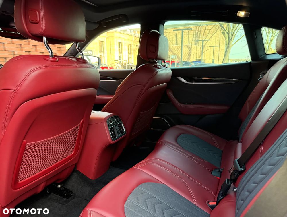 Maserati Levante Granlusso - 11