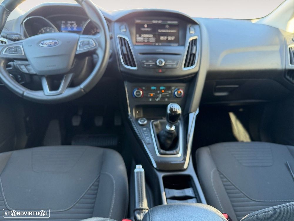 Ford Focus 1.0 EcoBoost Titanium - 11