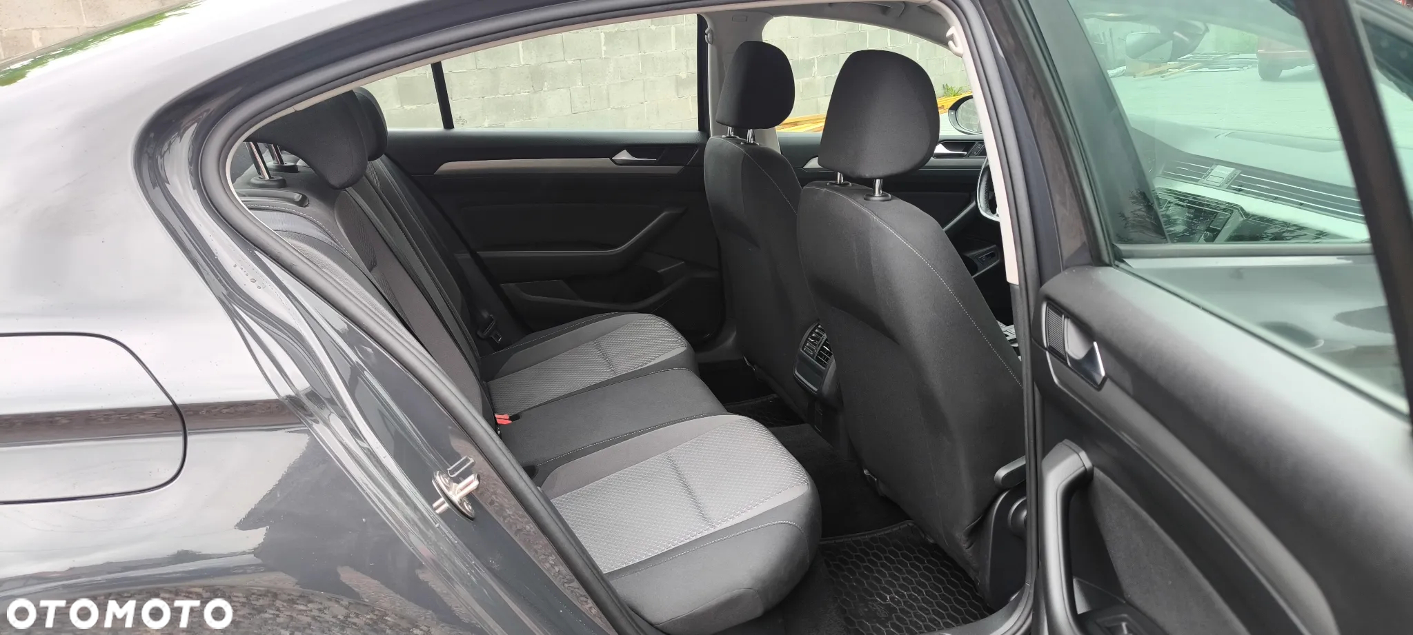Volkswagen Passat - 19