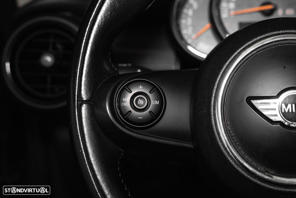 MINI 3 Portas Cooper D - 18