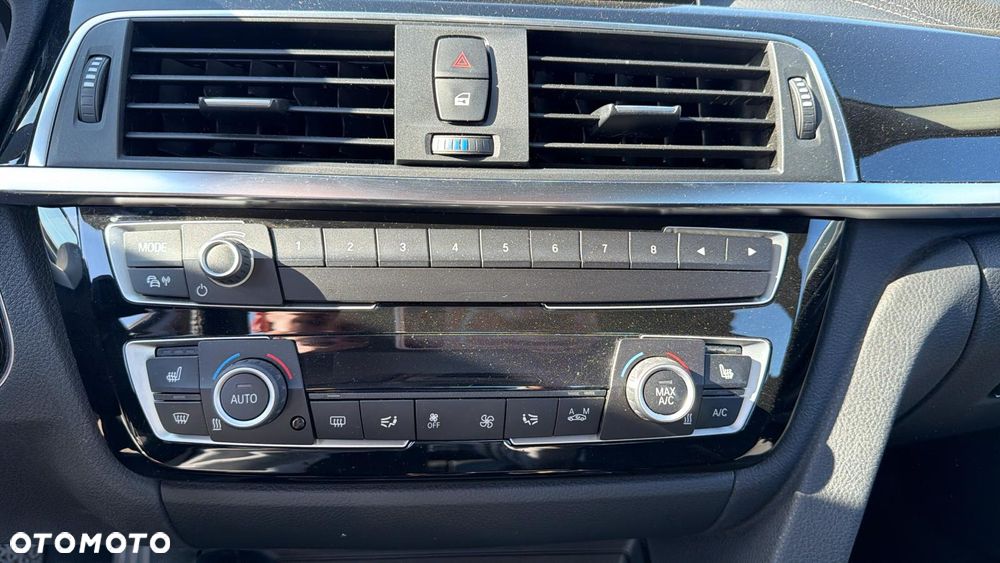 BMW Seria 3 318d Edition Luxury Line Purity - 32