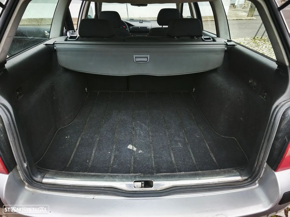 VW Passat Variant 1.9 TDi Conf.Plus 6V - 19