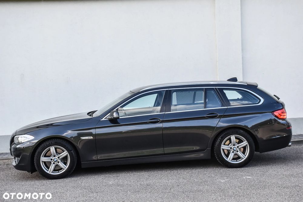 BMW Seria 5 525d Touring Sport-Aut Luxury Line - 15