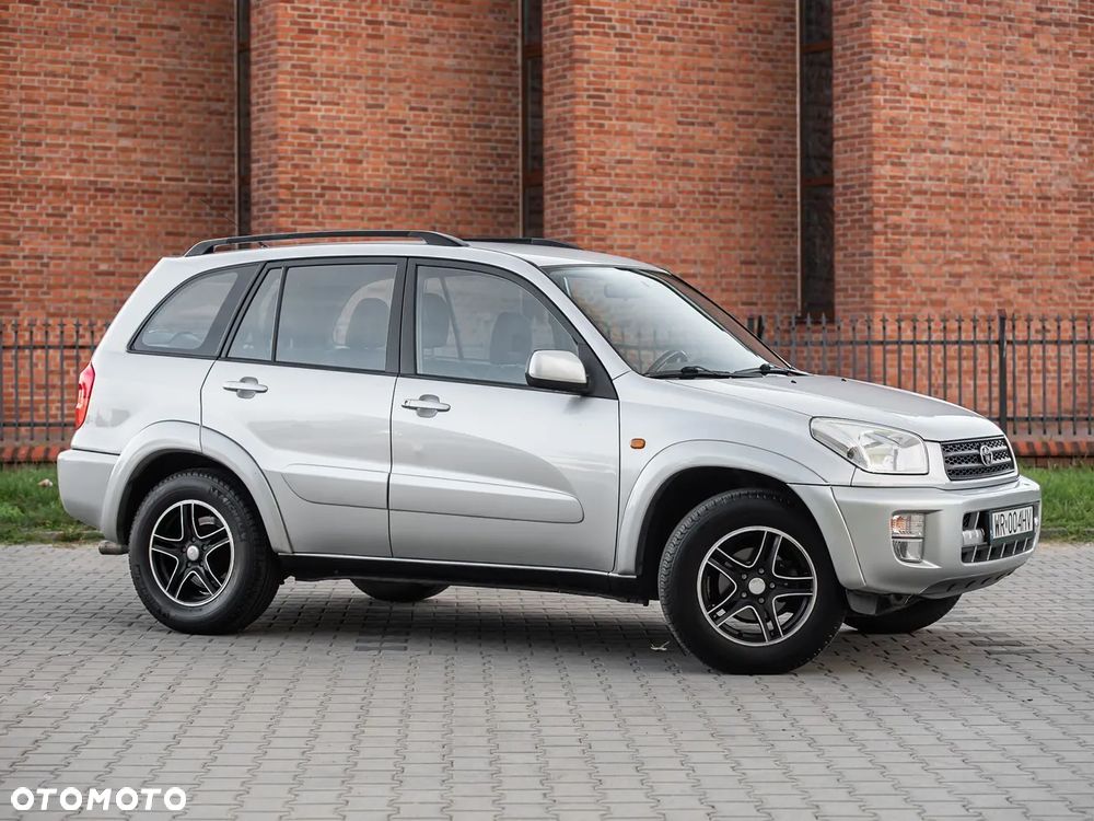 Toyota RAV4 2.0 VVT-i 4x4 - 11