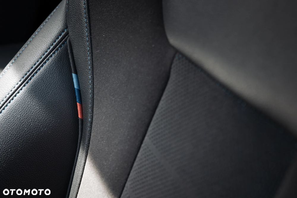 BMW Seria 3 330e M Sport sport - 18