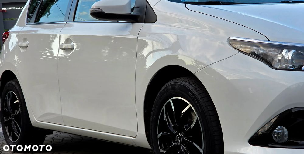 Toyota Auris 1.6 Premium - 20