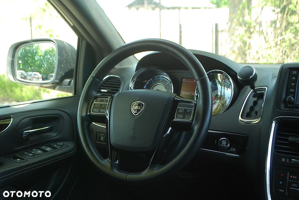 Lancia Voyager 2.8CRD S - 11