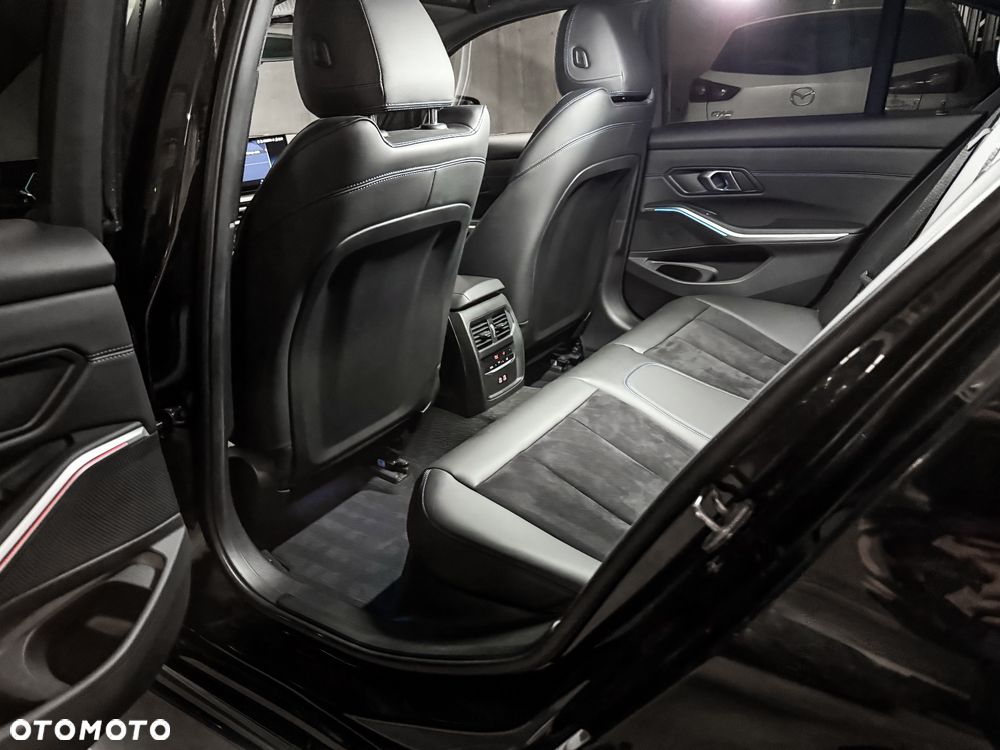 BMW Seria 3 318i M Sport Edition - 29