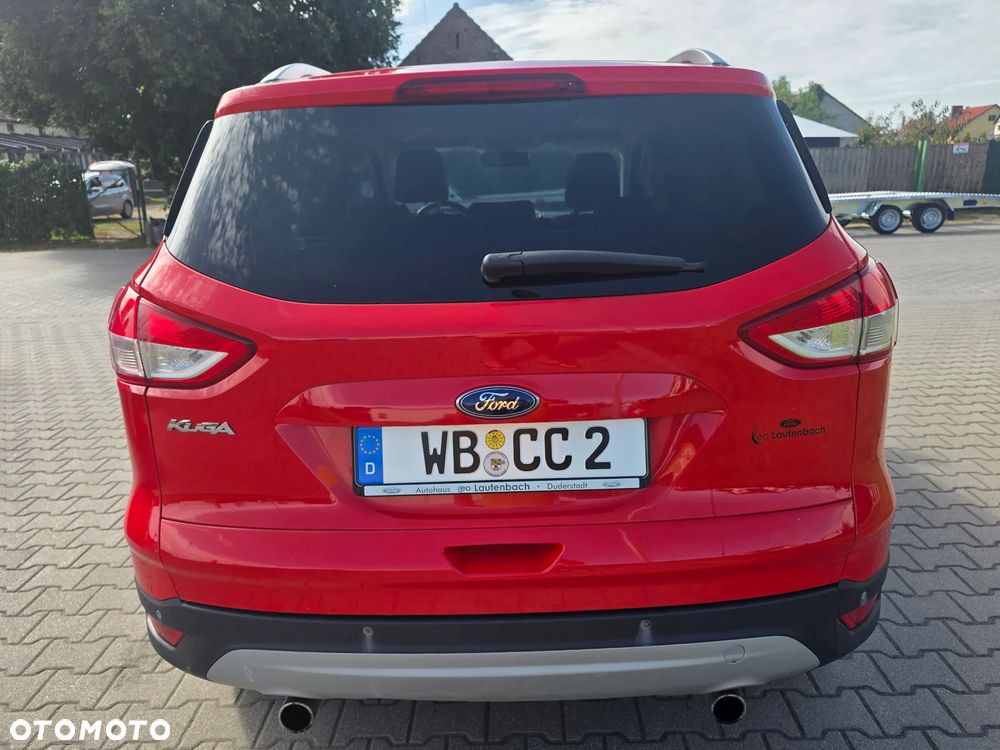 Ford Kuga 1.6 EcoBoost 2x4 Titanium - 4