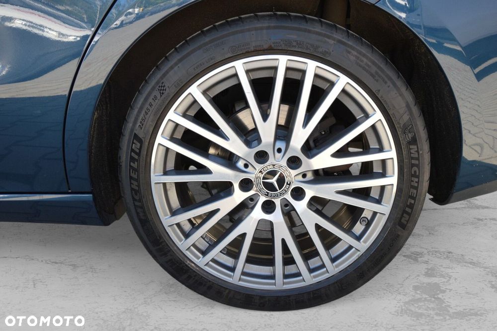 Mercedes-Benz CLA 180 Progressive 7G-DCT - 9