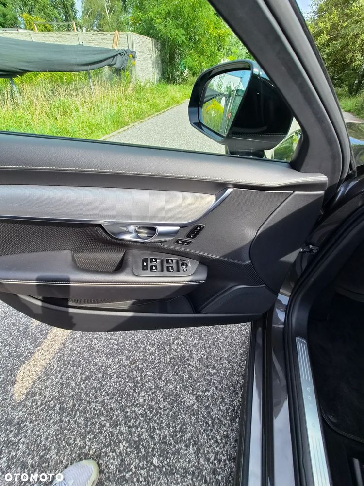 Volvo V90 B4 D AWD R-Design - 19