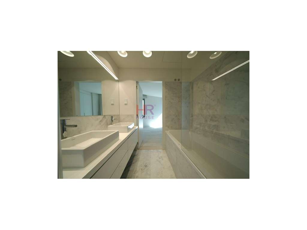 Apartamento T1 renovado com garagem privativa em Cascais. - Grande imagem: 2/18