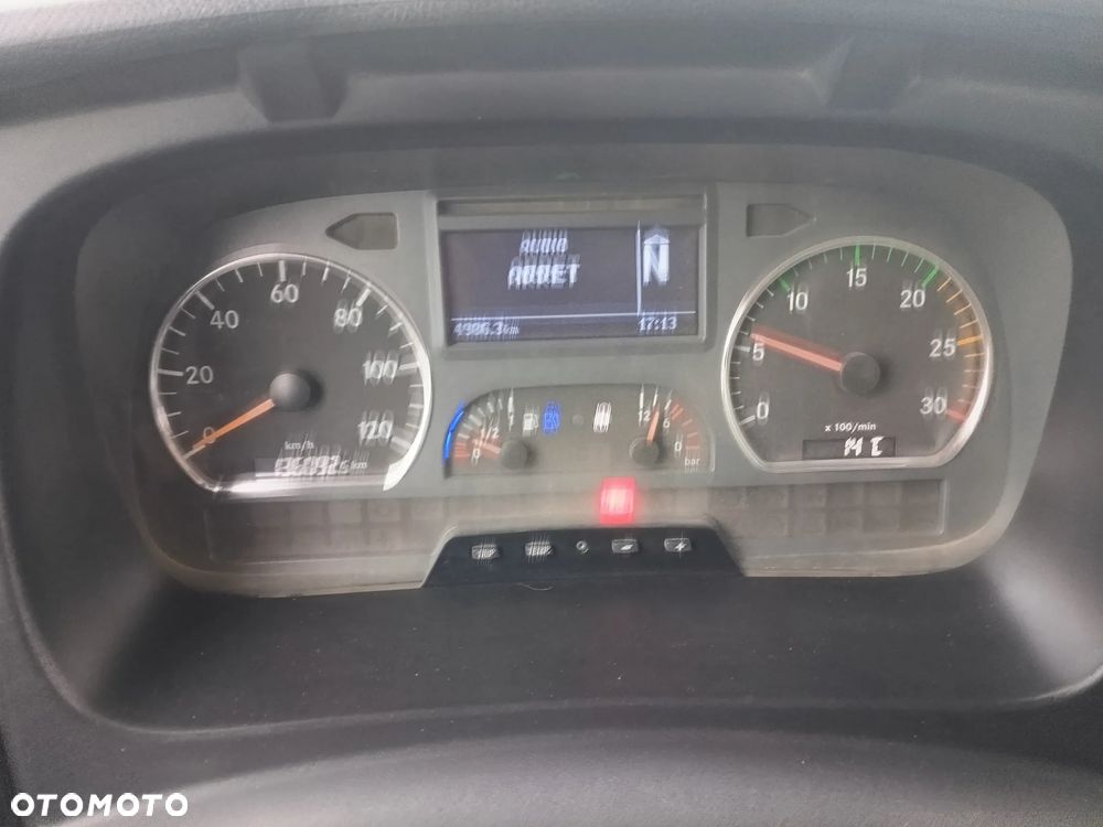 Mercedes-Benz 1833 - 5