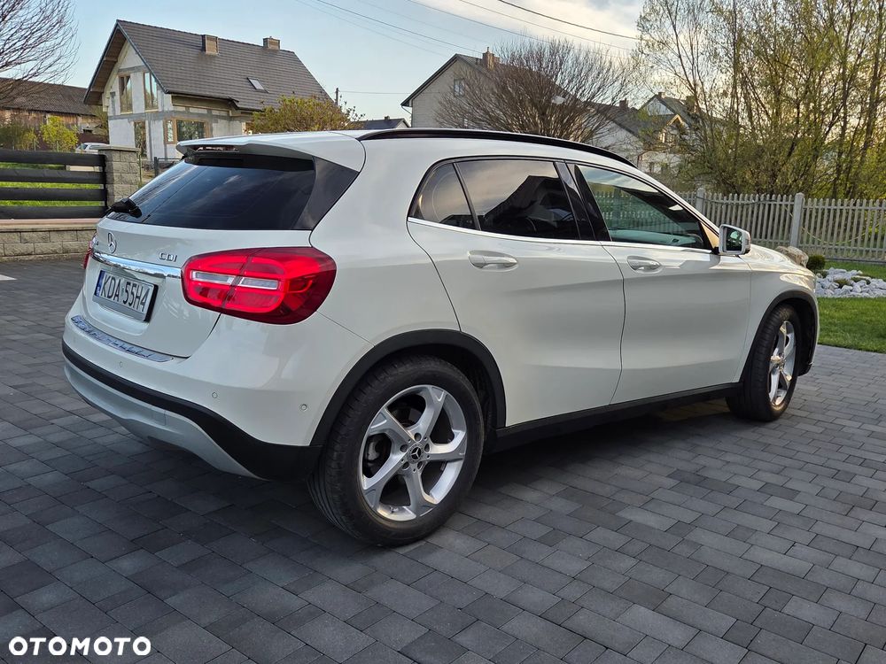 Mercedes-Benz GLA - 24