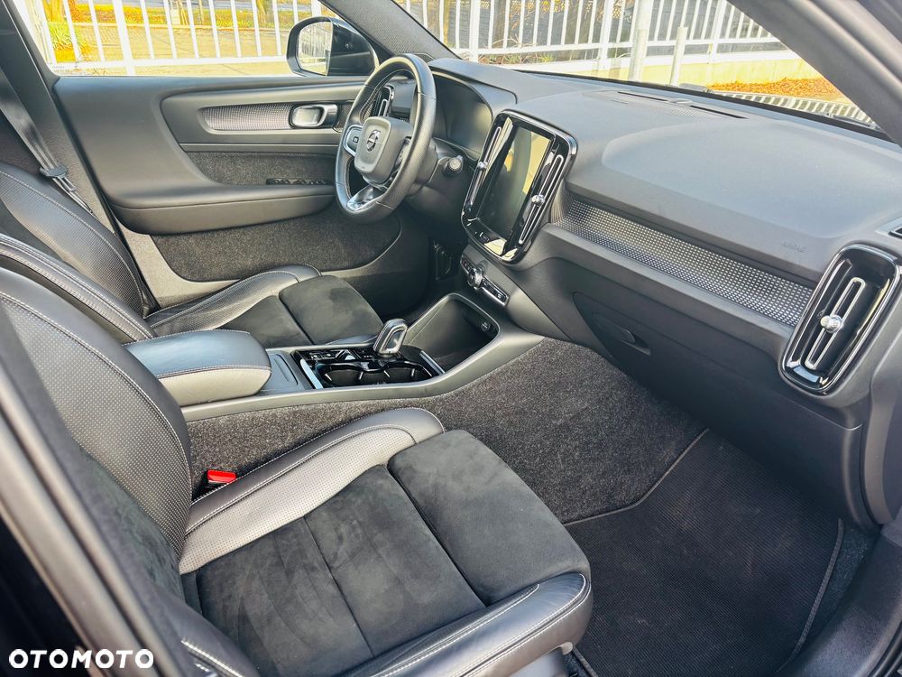 Volvo XC 40 D4 AWD Geartronic R-Design - 27