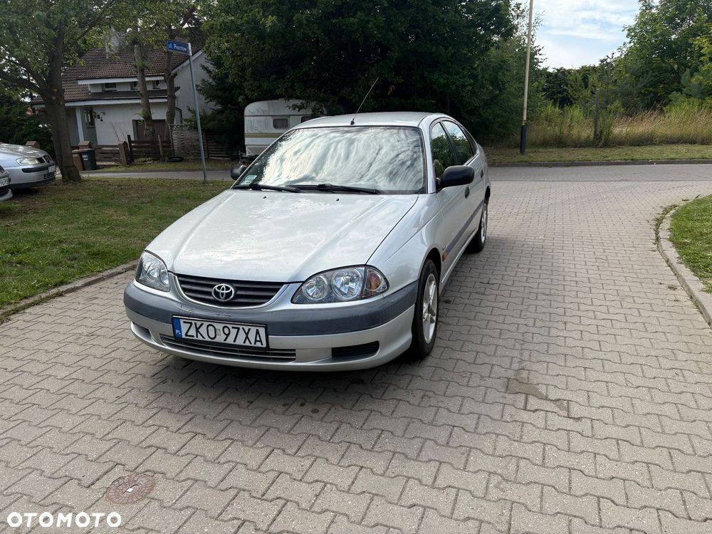 Toyota Avensis - 1