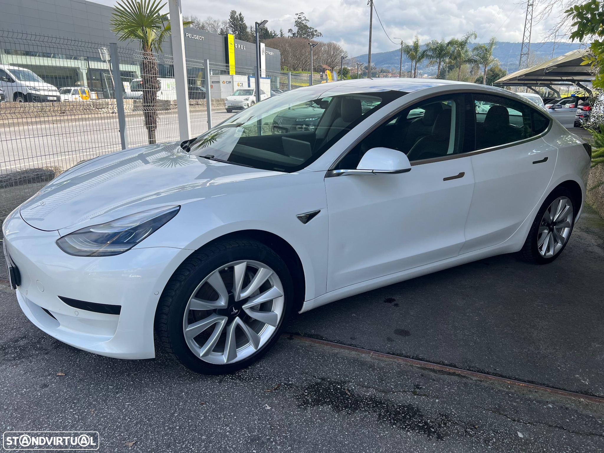 Tesla Model 3 Standard Range Plus RWD - 3
