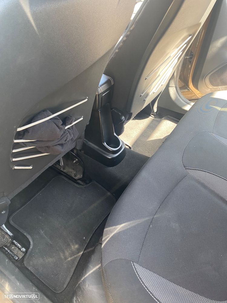 Renault Captur 1.5 dCi Exclusive - 11