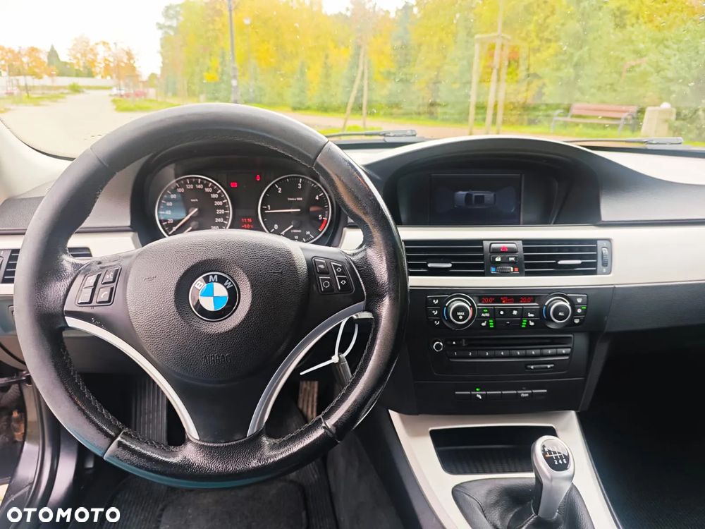 BMW Seria 3 - 37