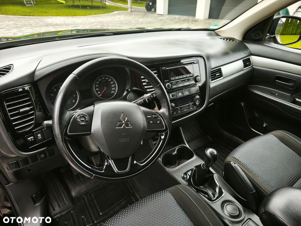 Mitsubishi Outlander 2.0 2WD Plus - 23