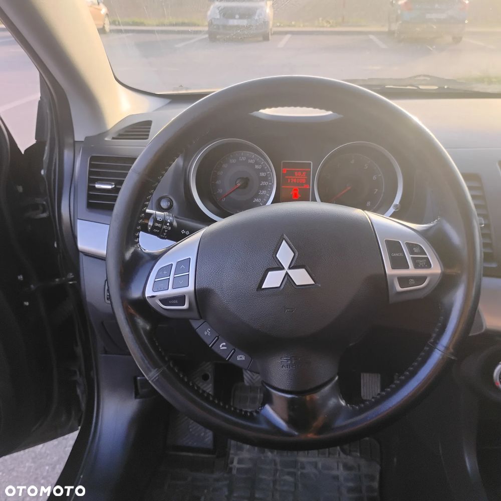 Mitsubishi Lancer - 13