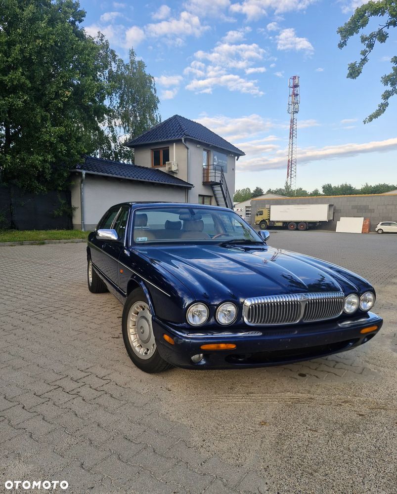 Jaguar Daimler 8 - 1
