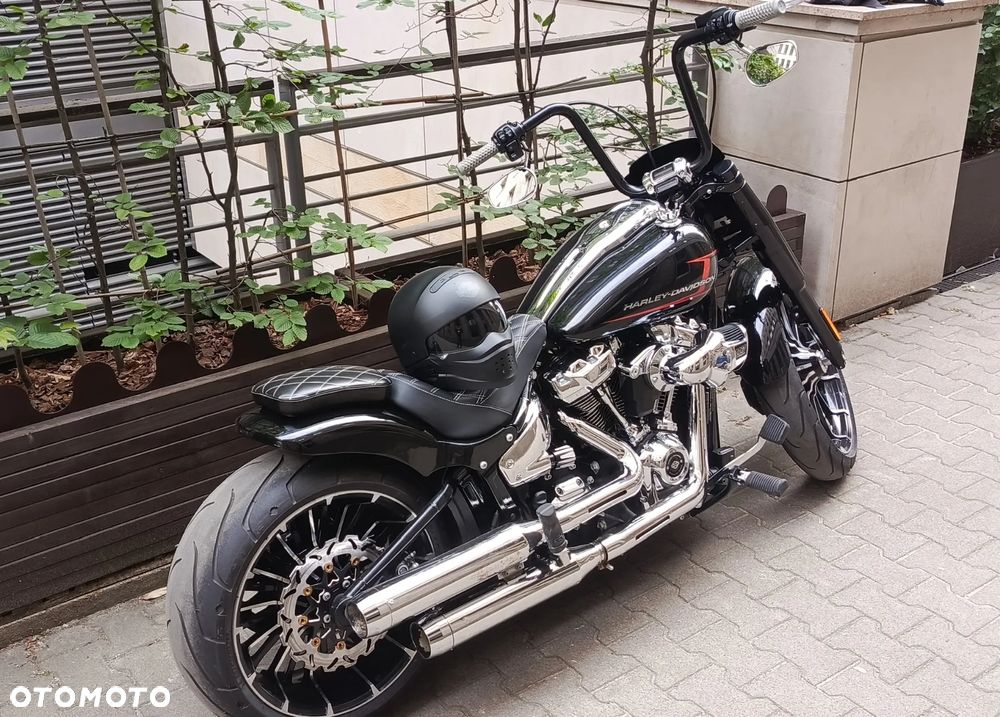 Harley-Davidson Softail Breakout - 5