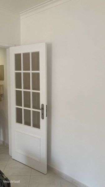 Arrendamento T2 Remodelado em Cacilhas - 1050€ Negociáveis - Grande imagem: 3/8