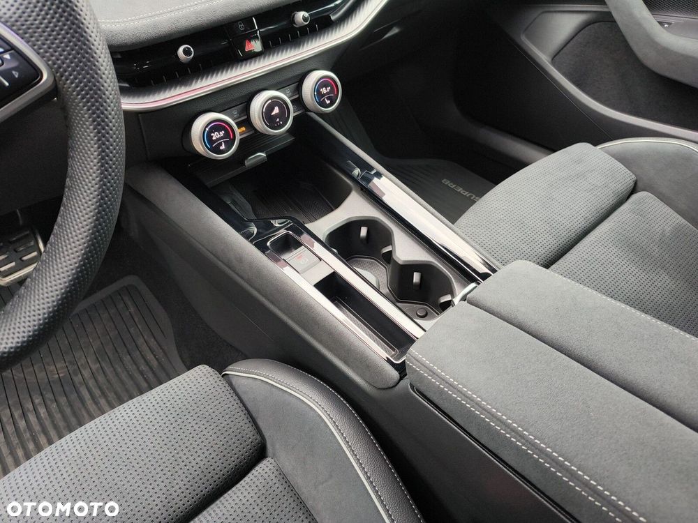 Skoda Superb 2.0 TSI Selection DSG - 15