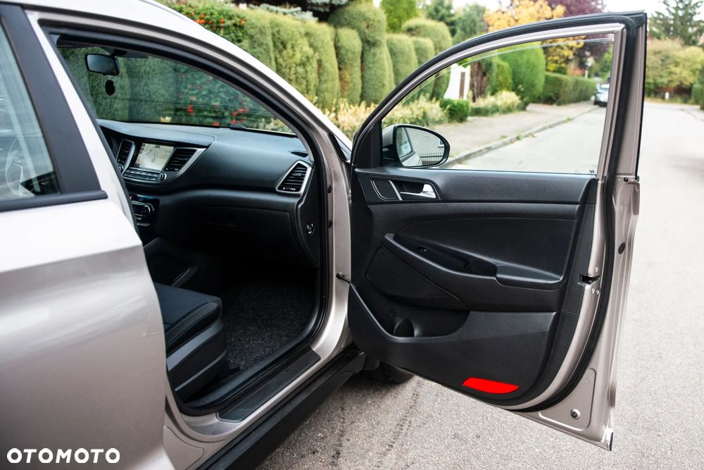 Hyundai Tucson 1.6 GDi Comfort 2WD - 37
