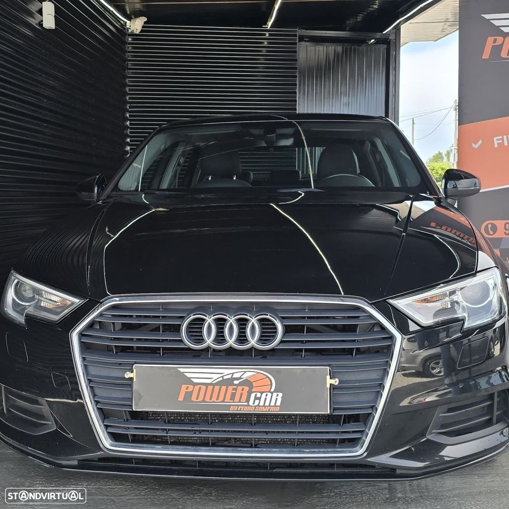 Audi A3 Limousine 30 TFSI Design - 3