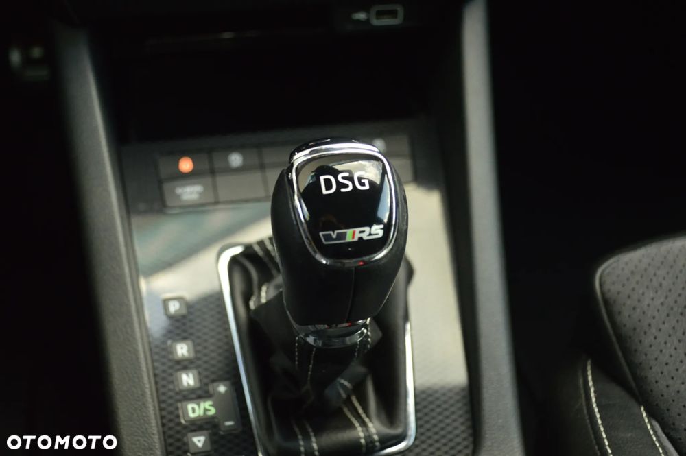 Skoda Octavia 2.0 TDI (Green tec) 4x4 DSG RS - 33