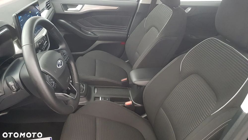 Ford Focus 1.0 EcoBoost mHEV Titanium - 11